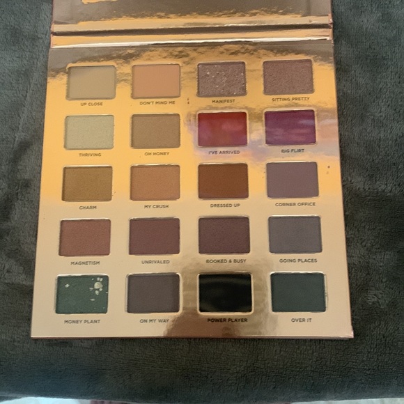 NWT 👁 Iconic London Desk to Dance Eyeshadow Palette - Picture 6 of 14